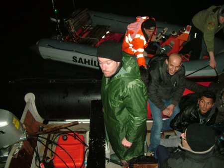 Termal kameralara takılan 14 kaçak yakalandı