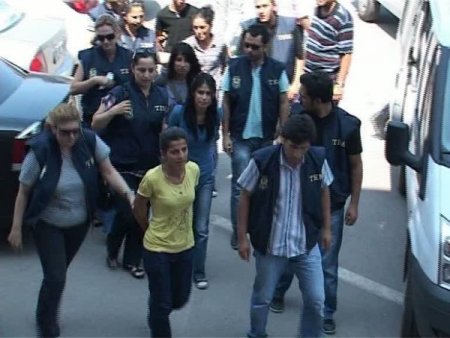 Terör Operasyonunda Göz Altına Alınan 5 Öğrenci Adliyeye Sevk Edildi