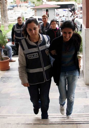 Terör Örgütü Operasyonunda Gözaltına Alınan 7 Kişi Adliyeye Sevk Edildi