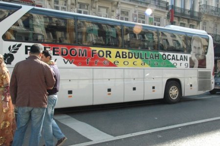 Terör örgütü sempatizanları Brüksel’de Öcalan’a özgürlük istedi