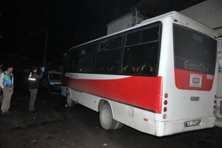 Terör Örgütü Sempatizanları Midibüs Yaktı