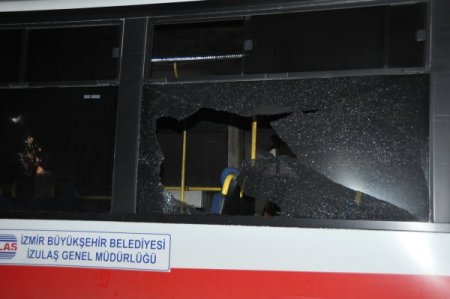 Terör Örgütü Sempatizanları Midibüs Yaktı