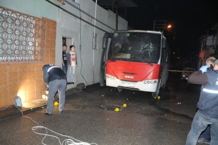 Terör Örgütü Sempatizanları Midibüs Yaktı