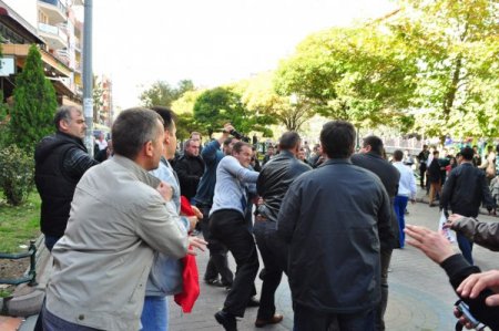 Terör örgütü yandaşı vatandaşa bıçak çekti