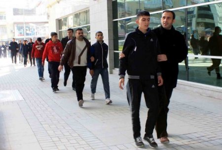 Terör örgütü yandaşları bir iş yeri sahibini molotof bombası ile yaktı