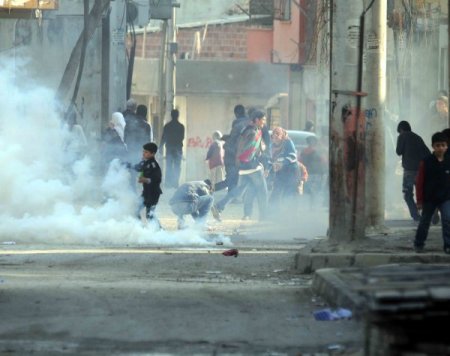 Terör Örgütü Yandaşlarının Korsan Gösterilerine Polis İzin Vermedi