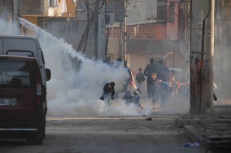 Terör Örgütü Yandaşlarının Korsan Gösterilerine Polis İzin Vermedi