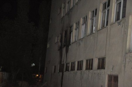 Terör örgütü Yüksekova'da eğitime kast etti