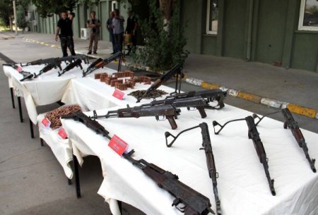 Terör örgütüne gönderilen cephanelik polise takıldı(2)