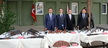 Terör örgütüne gönderilen cephanelik polise takıldı(2)