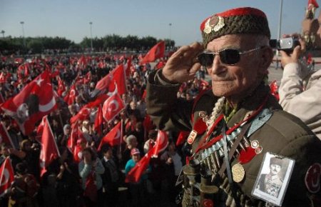 Teröre Tepki Yürüyüşüne Çinli Turistler De Destek Verdi