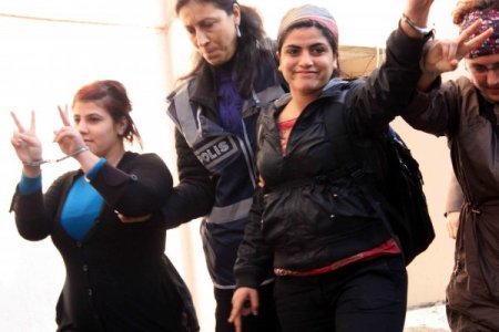 Terörist Cenazesinde Göz Altına Alınan 29 Kişi Adliyeye Sevk Edildi