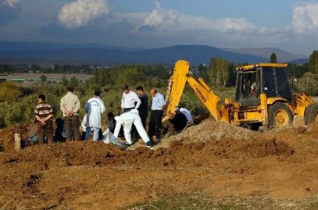 Terörist Mezarlığındaki Kazı Çalışması Pazar Günü De Devam Edecek