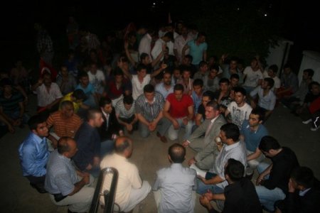 Terörist Saldırıyı Protesto Edip Şehitliğe Yürüdüler