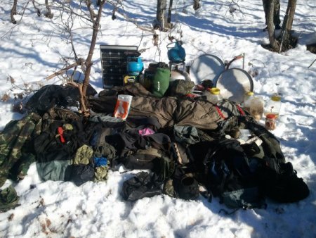 Teröristlerin kullandığı sığınak ve depolar tahrip edildi