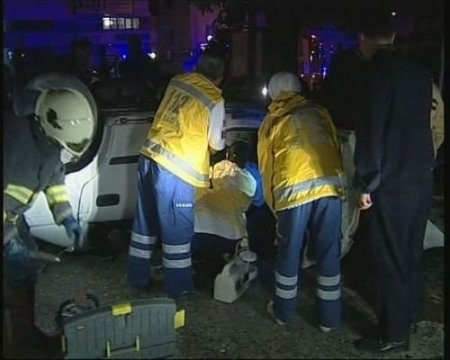 Ters Yoldan Gelen Araç Takla Attı: 2 Yaralı