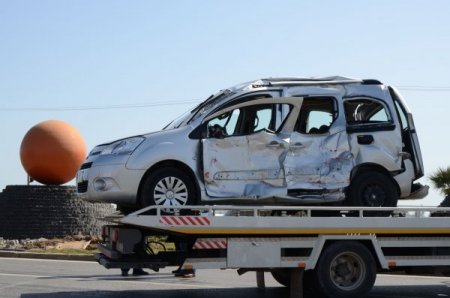 Ters yöne giren araca kamyon çarptı: 1 yaralı