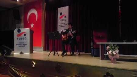 TESED Anneler Günü programı düzenledi