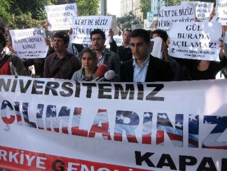Tgb Üyeleri Üniversite Açılışında Eylem Yaptı