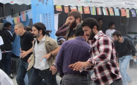 TGB’liler Eskişehir’de Suriyeli öğrencilere tepki gösterdi