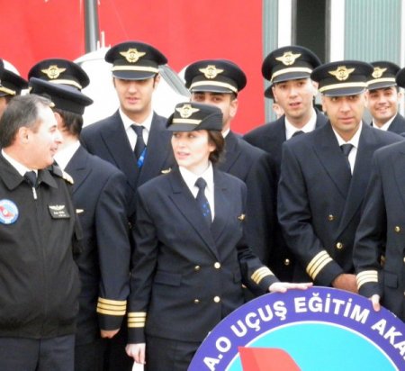 Thy’nin 89 Erkek Ve Bir Kadın Pilotu Mezun Oldu
