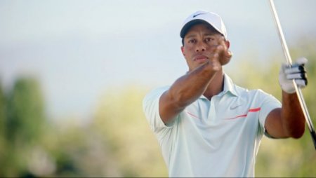 Tiger Woods ile Rory Mcilroy kamera karşısında