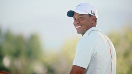 Tiger Woods ile Rory Mcilroy kamera karşısında