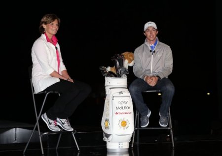 Tiger Woods ile Rory Mcilroy kamera karşısında