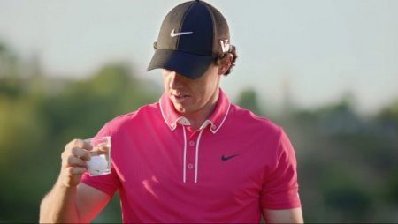 Tiger Woods ile Rory Mcilroy kamera karşısında