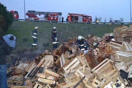 Tinerciler Bayrampaşa Sebze Hali'nde yangın çıkarttı