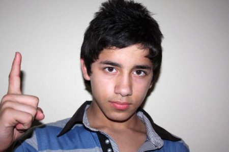 Tinercilerin yaktığı iddia edilen genç güvenlik kamerasında