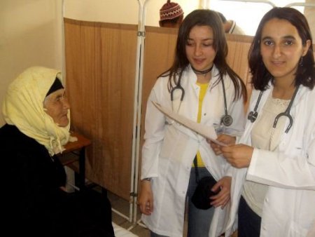 Tıp Öğrencilerinden Dağ Köylerine Ücretsiz Sağlık Hizmeti