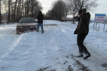 Tipi yolların kapanmasına neden oldu