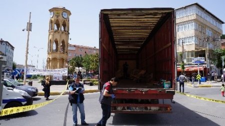 TIR dorsesinde can pazarı: 1 ölü 2 yaralı