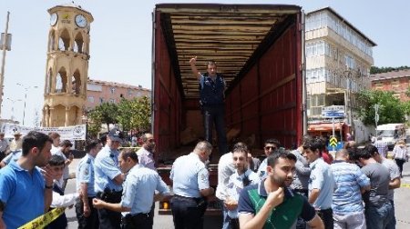 TIR dorsesinde can pazarı: 1 ölü 2 yaralı