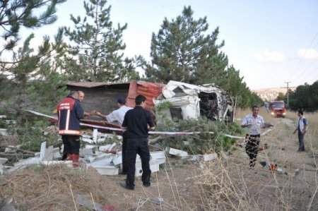 TIR istinat duvarına çarptı: Bir yaralı