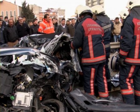 Tır’a Arkadan Çarpan Genç Feci Şekilde Can Verdi