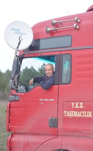 Tır'a Uydu Anteni Taktı