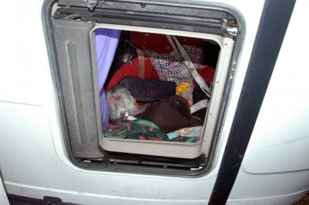 TIR'daki ağır yaralı sürücü güçlükle çıkarıldı