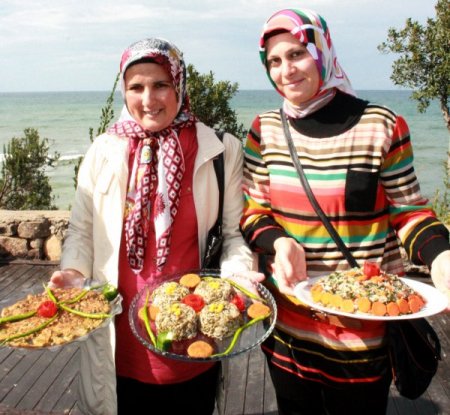 Tirebolu'da yemek yarışması düzenlendi