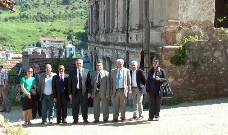 Tirilye'de satışa çıkartılan Taş Mektep ilkokul olacak