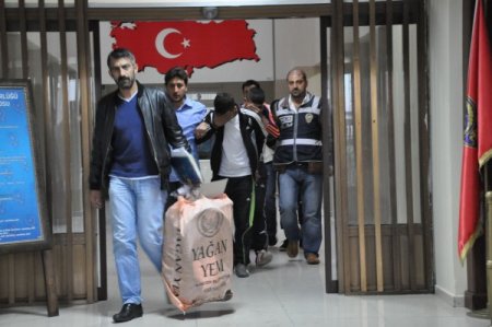 TIR'ın deposundan 450 litre mazot çalan 3 kişi tutuklandı