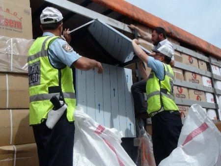 TIR'la fırın içinde sigara sevkıyatına polis engeli
