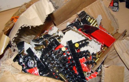 TIR'ların arasındaki koliden mermi çıktı