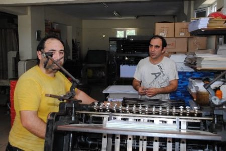 Tiyatrocu Erdinç Dinçer Enmutlu'nun 7 Çocuğundan 4'ü Amca Mesleğini Seçmiş