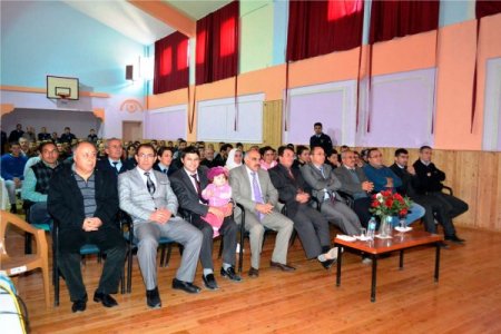 Tiyatrocu mahkumlar, moral verdi