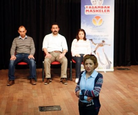 Tiyatrolu anne-baba eğitimi