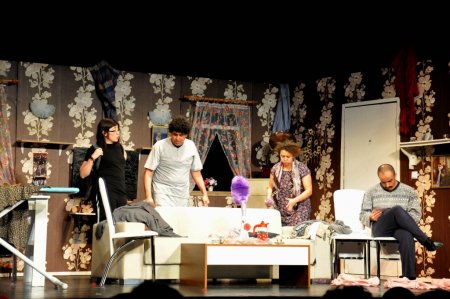 Tiyatroyla kanserin erken teşhisine dikkat çekiyorlar