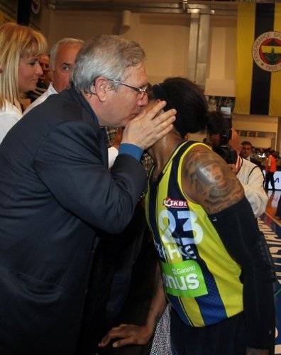 TKBL’de 2012-2013 sezonu şampiyonu; Fenerbahçe