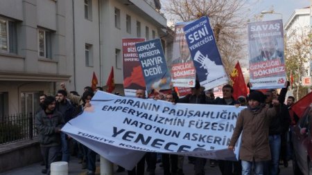 TKP, Patroit füze sistemini Meclis önünde protesto etti
